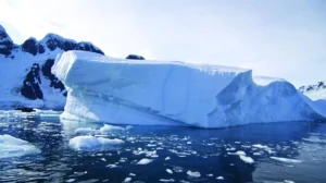 ذوبان الجليد في القارة المتجمدة الجنوبية تسارع بشكل غير متوقع