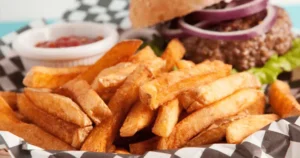 الأطعمة والمشروبات التي يمكن أن تسبب القلق والاكتئاب - المصدر: Shutterstock