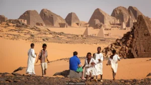 أهرامات في السودان - زيارة من السكان المحليين